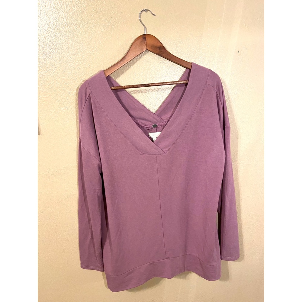 SOLD Cupio V Neck Purple Tee